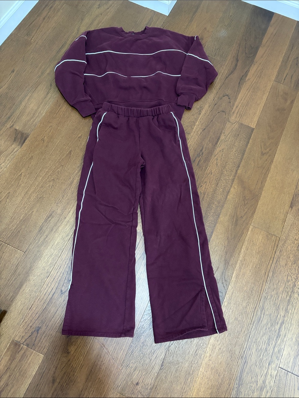 Women’s matching Set with White Piping